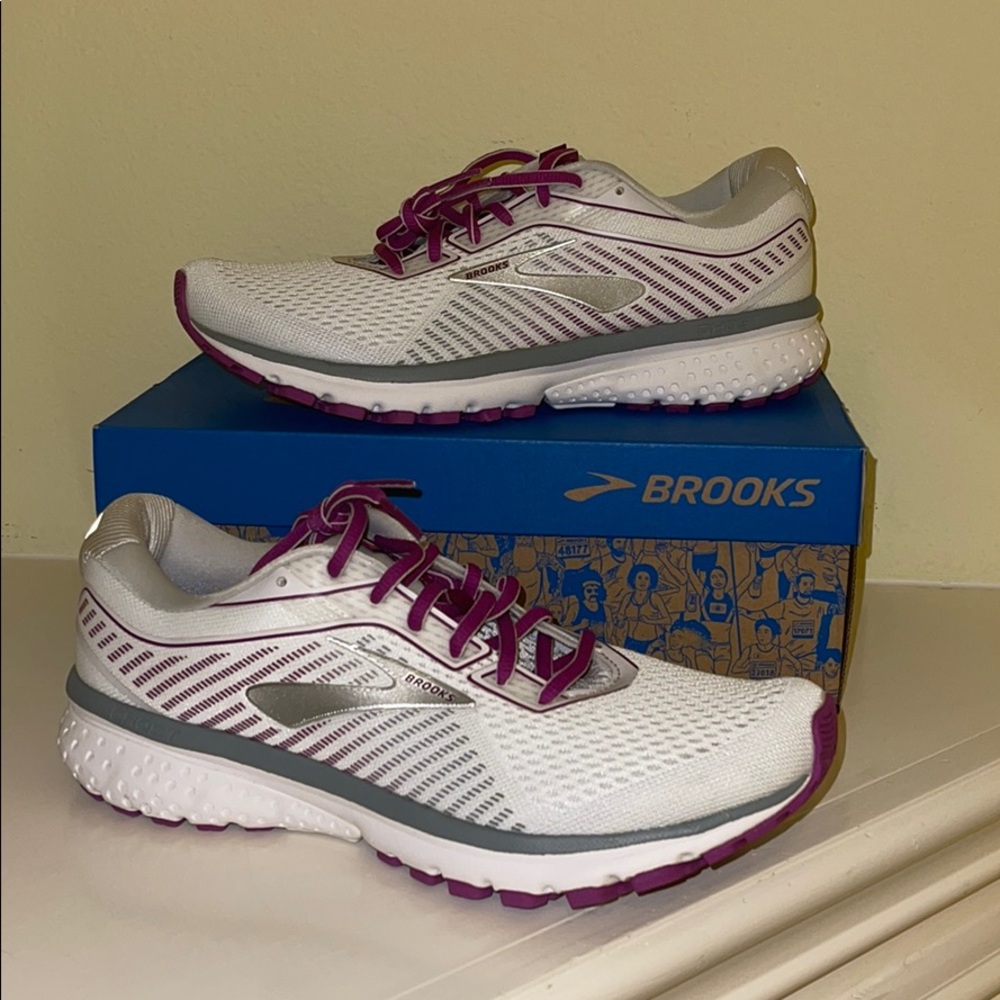 Brooks Ghost 12 purple/violet size 10 womens (new)